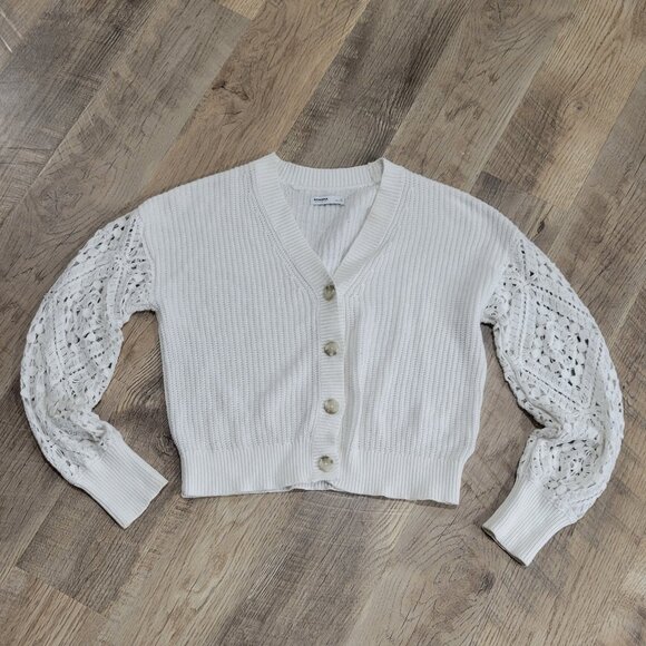 Beautiful Cardigan with Detailed Sleeves - Picture 1 of 4